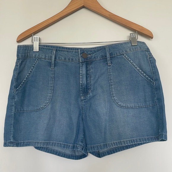 Articles Of Society Pants - Articles of Society Soft Distressed Denim Shorts Size 28 NWT